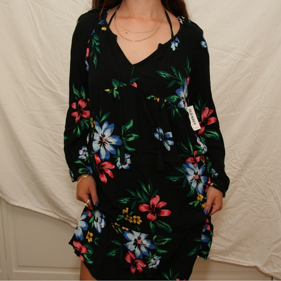 NEW WITH TAGS Old Navy Summer Floral Dress With Tassels - Picture 2 of 3